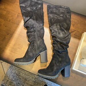 Black Knee-High Women's Boots